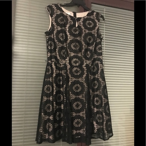 London Style Dresses & Skirts - London Lace Black & Cream Dress 16W